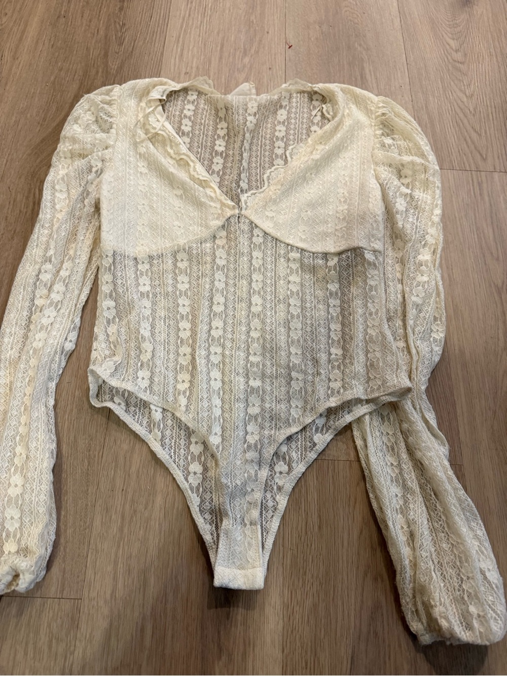 Lace Long-Sleeve Bodysuit in Cream adult medium